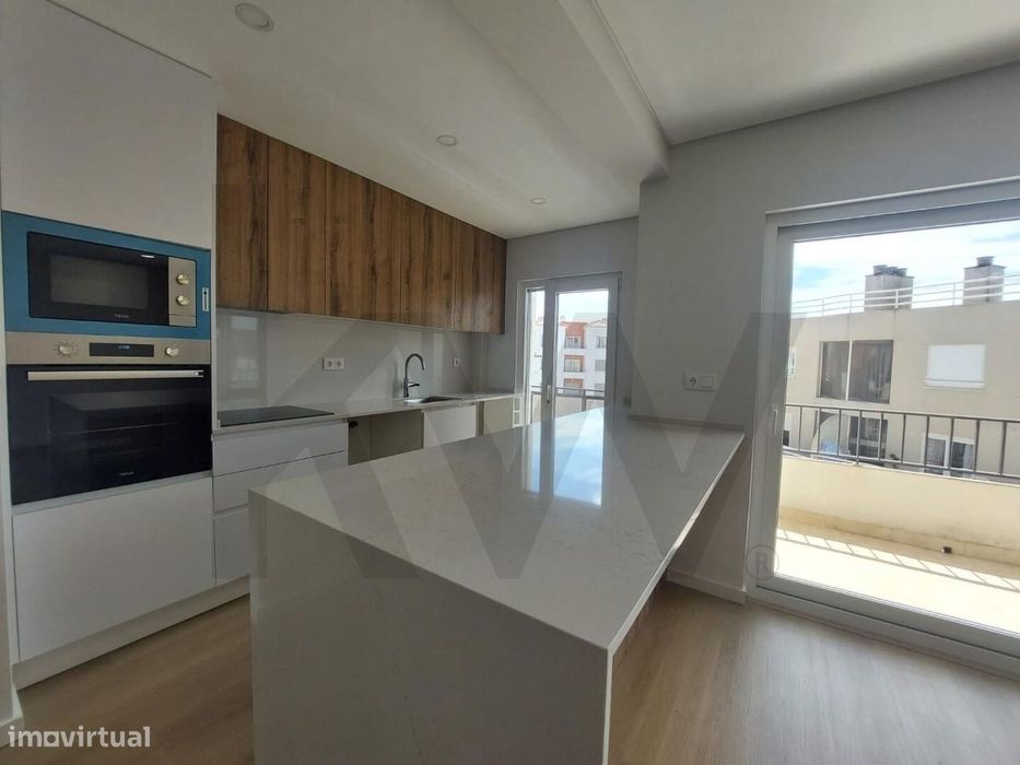 Apartamento T2 Renovado no Centro da Ericeira