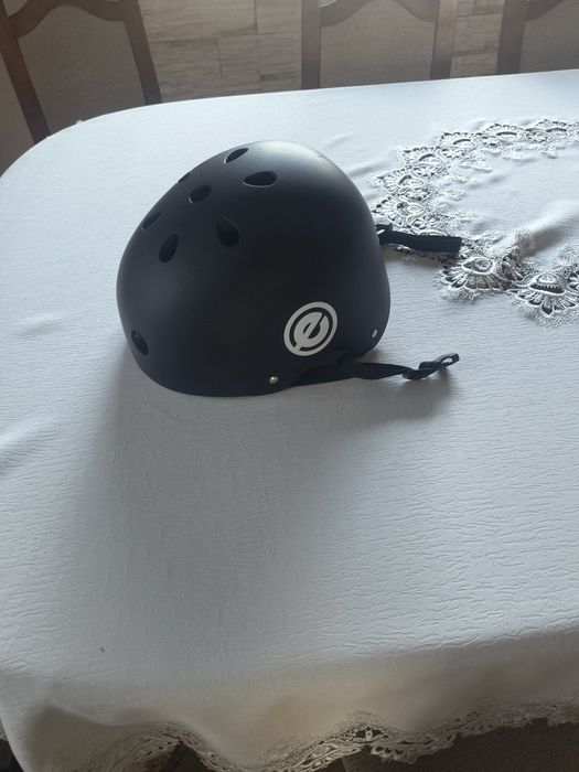 Kask  rozm L jak nowy,
