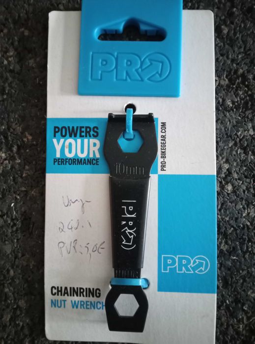 Chave para aperto de parafusos de pedaleiro