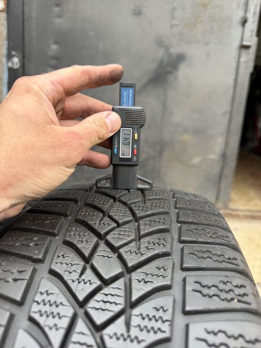 Шини 205/60/16 GoodYear UltraGrip зима 4шт