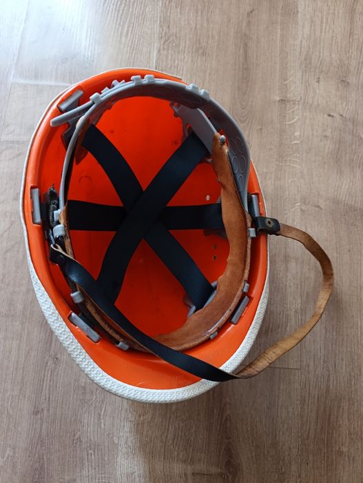 Шолом (каска) будівельний, спелео.