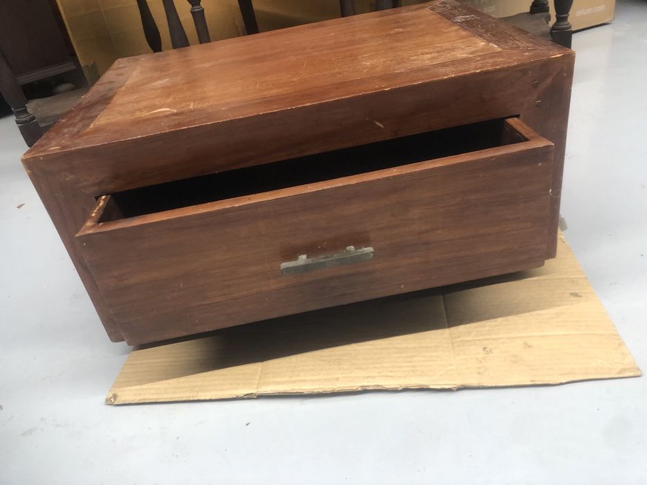 Moveis de madeira estilo clássico e rústico