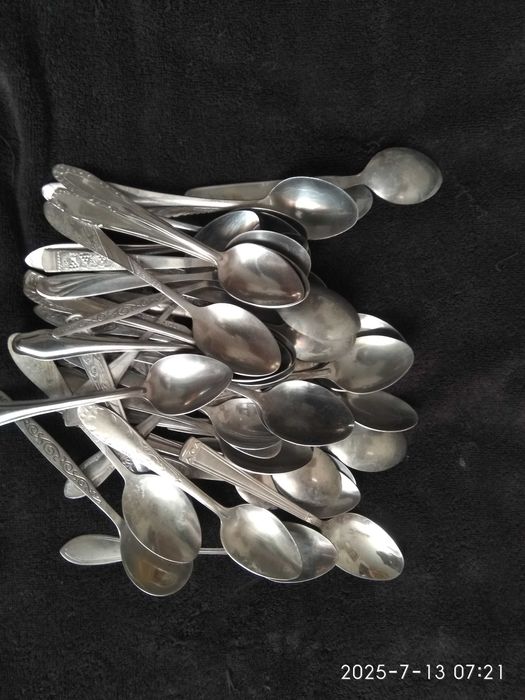 Вилки - 90 шт. Ложки - 50 шт. Чайн - 7 шт. Ножи - 6 шт - Б У -