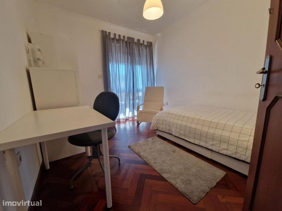 Quarto - localizado em Bonfim Porto