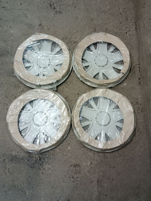 Ковпаки для коліс Leoplast Hit R16"