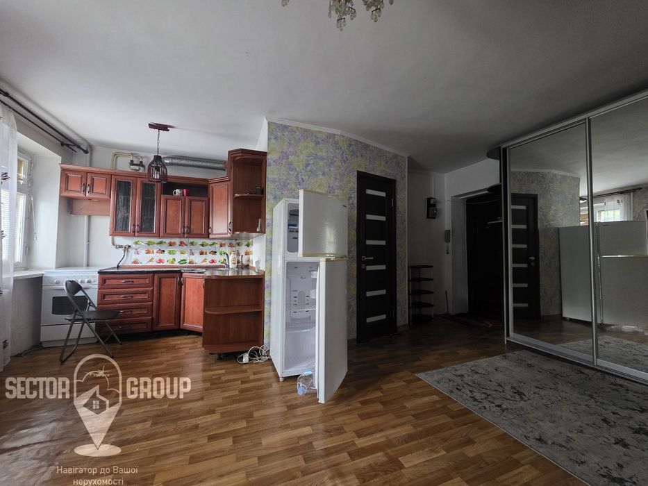 43.5 кв.м. в самому центрі міста з ремонтом.