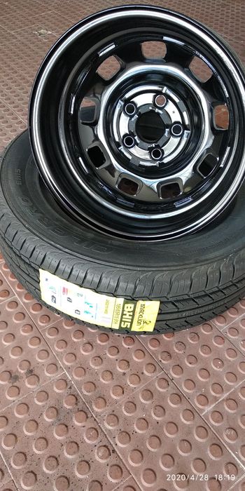 Vendo 2 conjuntos jante ferro/pneu ...cada conjunto 70 euros