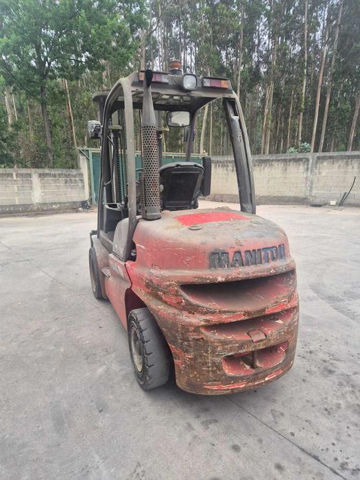 Empilhador manitou 3500kg