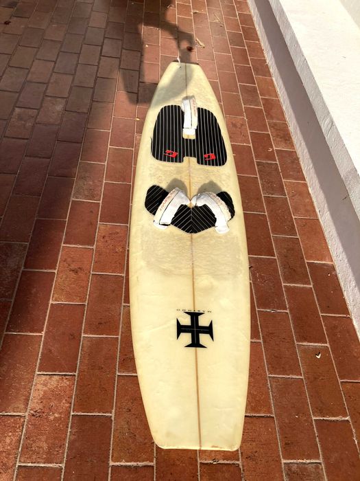 para desocupar: prancha kitesurf direcional jurássica