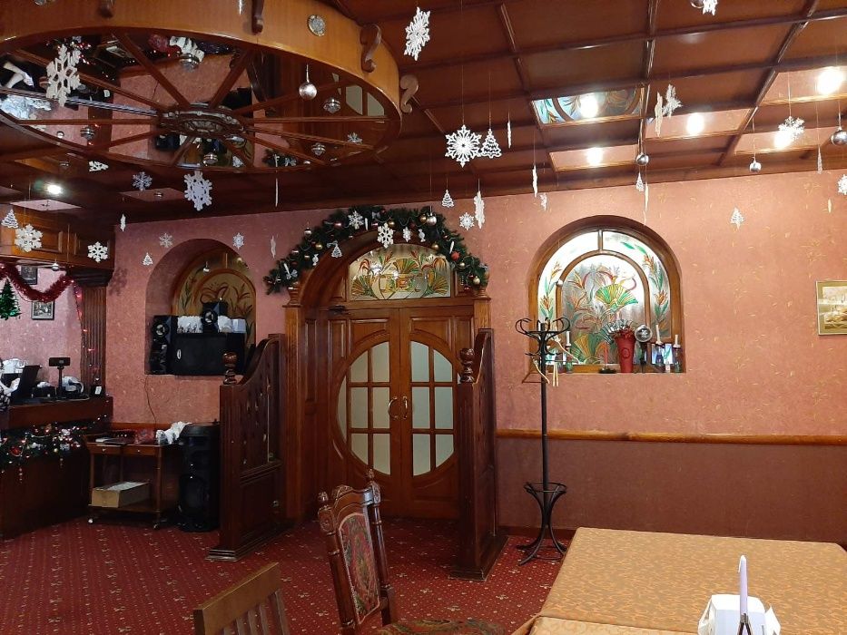 Готельно-ресторанний комплекс, Велика Окружна, фасад