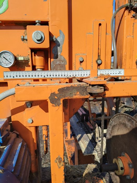 Trak pionowy dwupiłowy