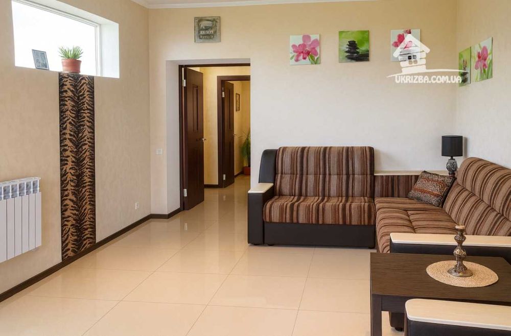 Київ. Будинок 300кв.Більярд, теніс, 5 спалень,бомбосховище. До 25 осіб