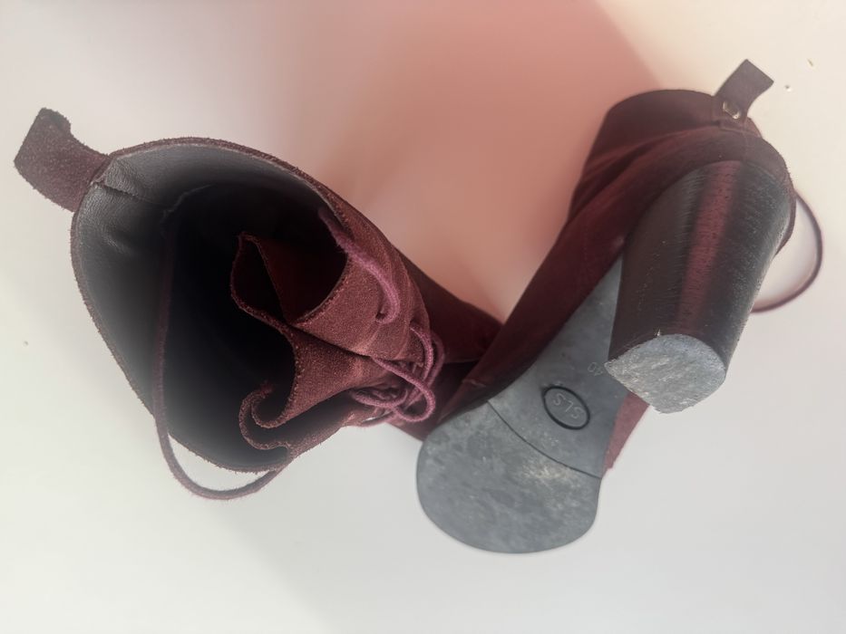 Botas SALSA em pele bordeaux. Tam: 40. Pouco uso.
