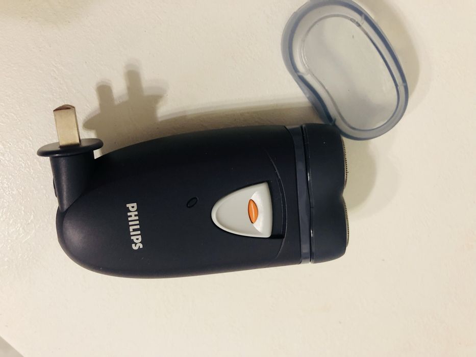 Чоловіча електробритва PHILIPS