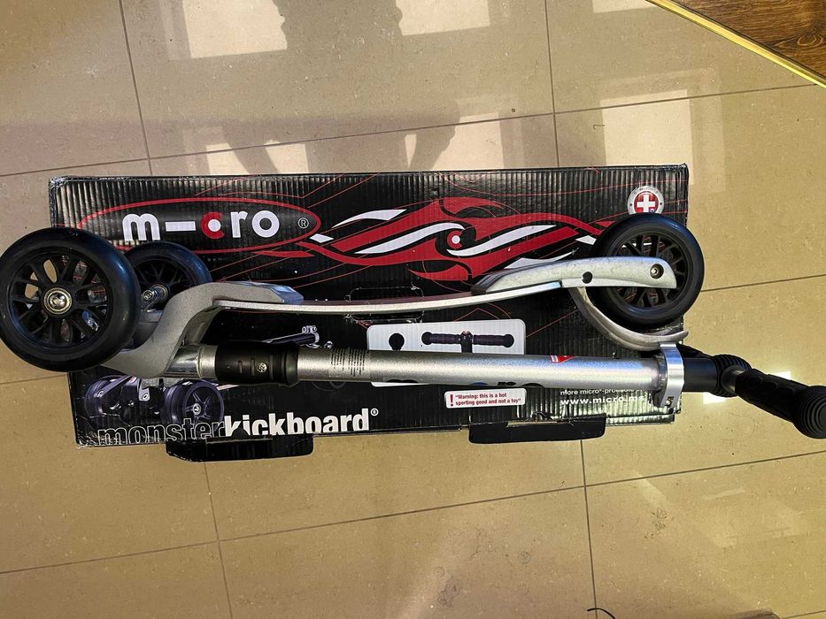 Hulajnoga MICRO KICKBOARD COMPACT trójkołowa - srebrna