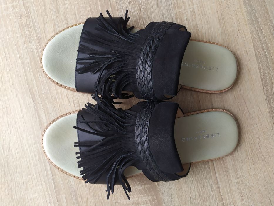 Liebeskind Німеччина 37p. оригінальні шкіряні шльопанці сандалі