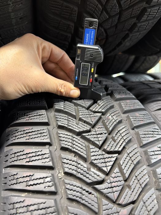 235/45 R18 Dunlop 4шт