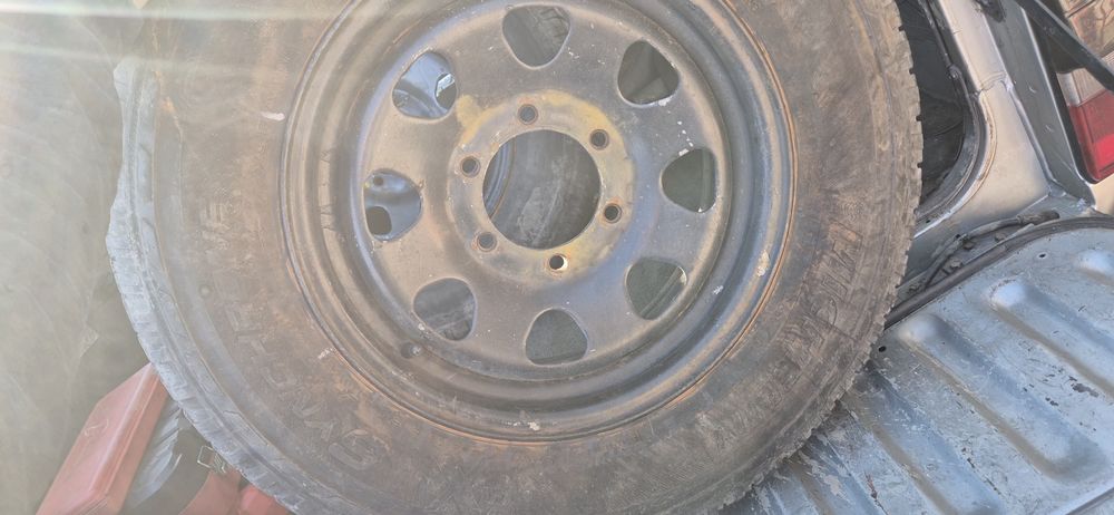 Jantes R16 com pneus furação japonesa