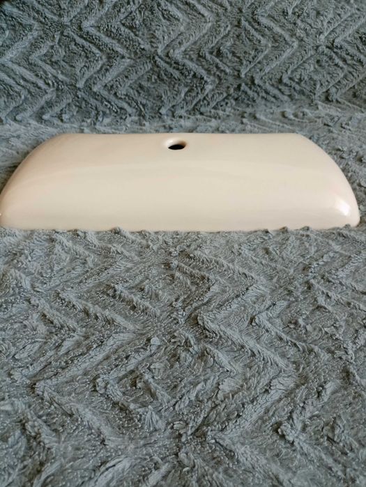 Pokrywa spłuczki  410 x 190 x 20 mm.
