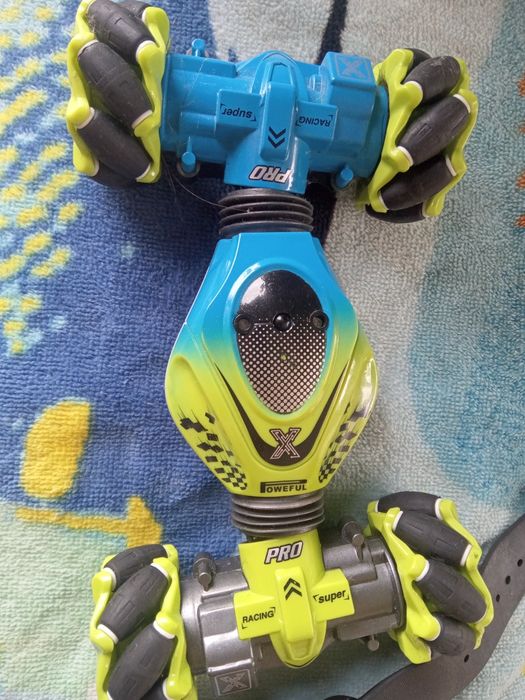 (6) Auto zdalnie sterowane dla dzieci stan nieznany