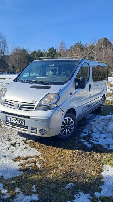 Nisan primaster trafic vivaro oszklony 6osobowy nawiewy hak