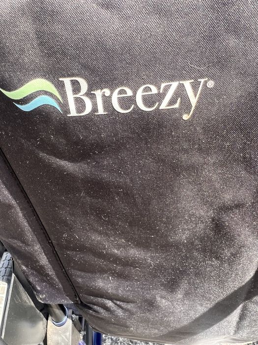 Cadeira de Rodas Breezy – Leve, Confortável e Fácil de Transportar