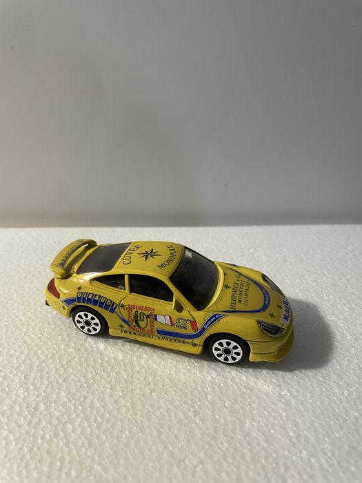 Porche 911 carrera burago 1:43
