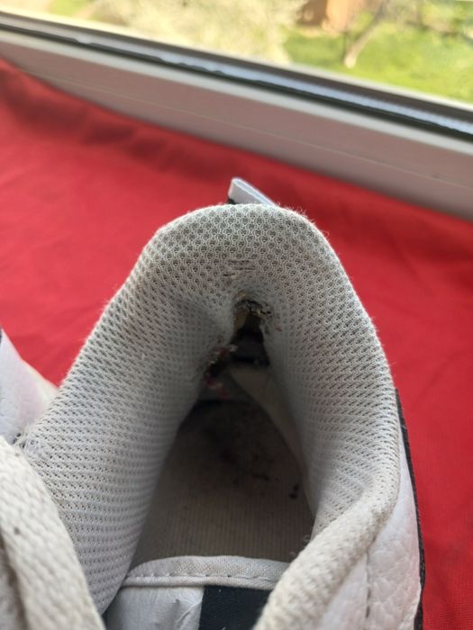 Підросткові кросівки NIKE.