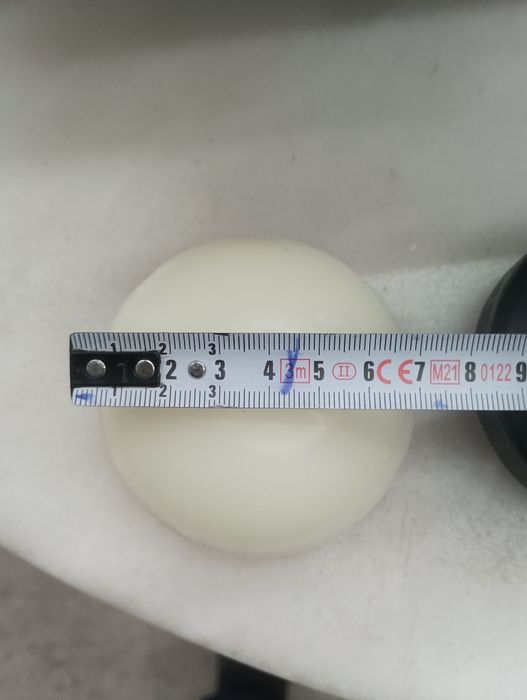 velas flutuantes preto e branco