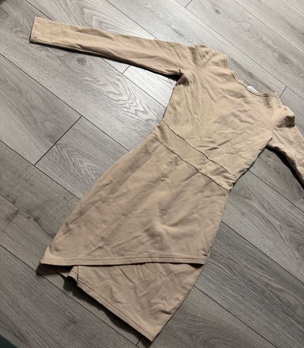 Beżowa sukienka "Cinamoon"