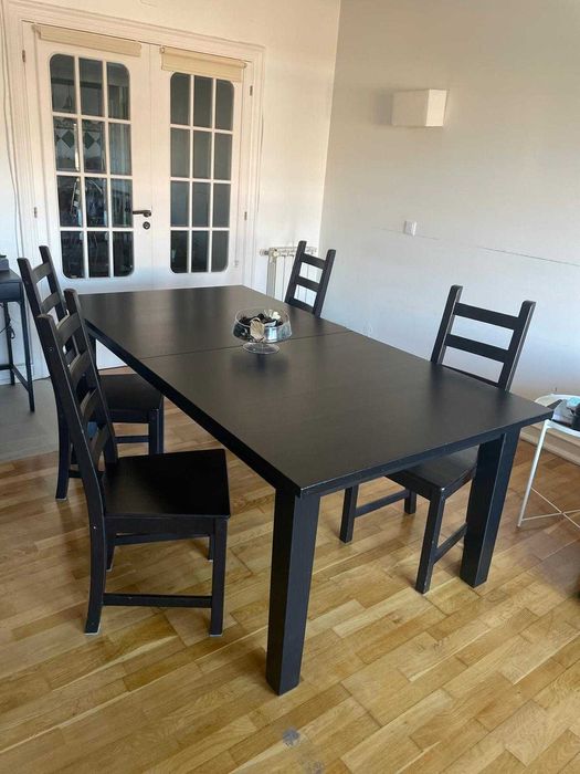Mesa de Jantar extensível + 4 cadeiras + sofá neo pele com cama dupla