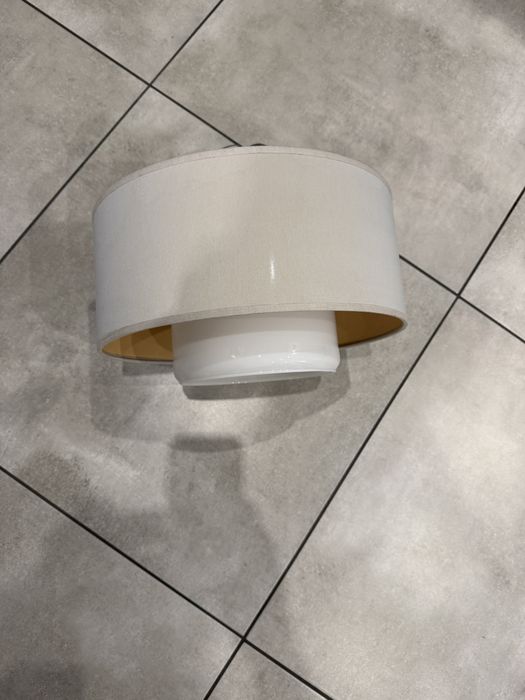 Lampa w stylu lat 80