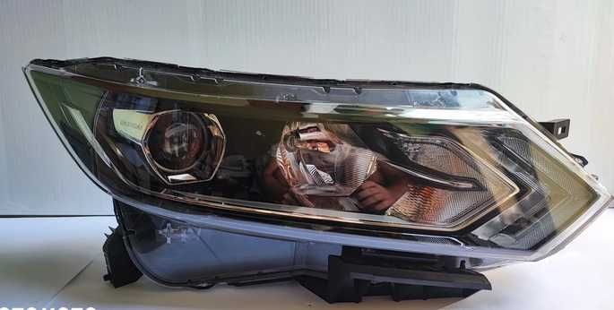 Lampa Nissan Qashqai 2017 do 21 lift J11 Koito Reflektor