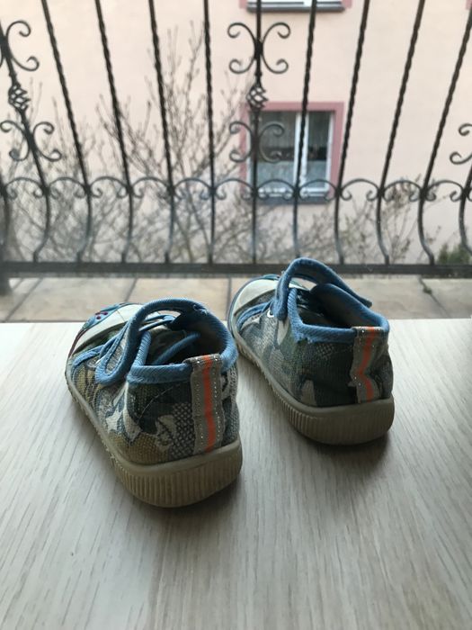 Buty na rzep r.20