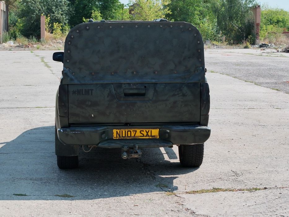 авто Nissan Navara 4x4