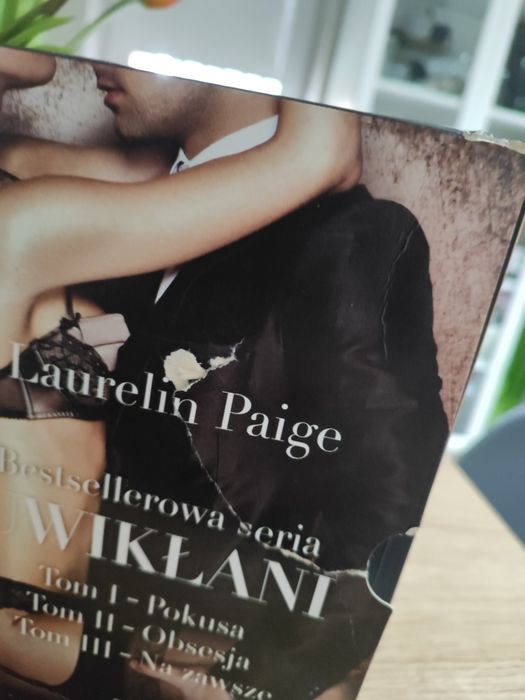 Zestaw książek uwikłani laurelin paige