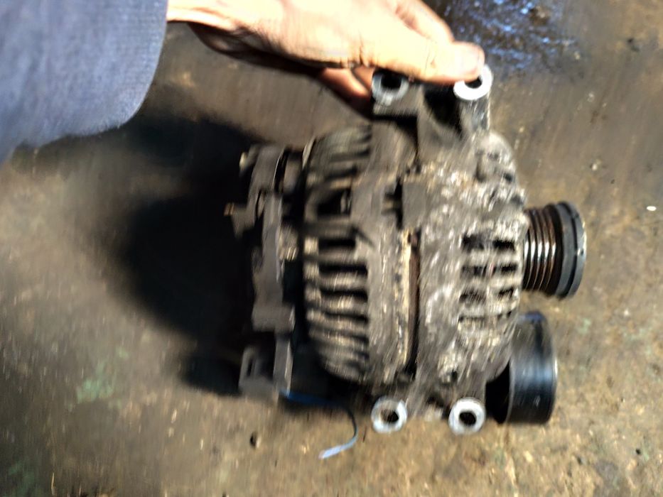 BMW E46 2.0 benzyna alternator 0124.525.045