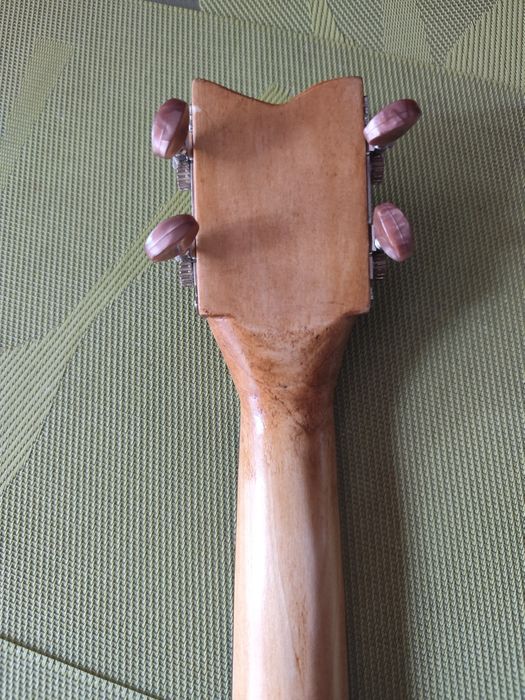 Cavaquinho Novo, construção artesanato