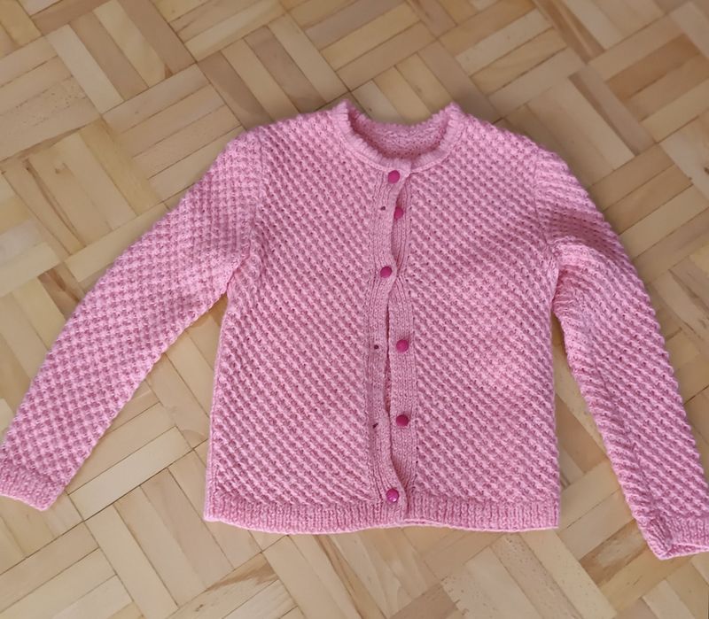 Sweterek  ciepły rozmiar 122