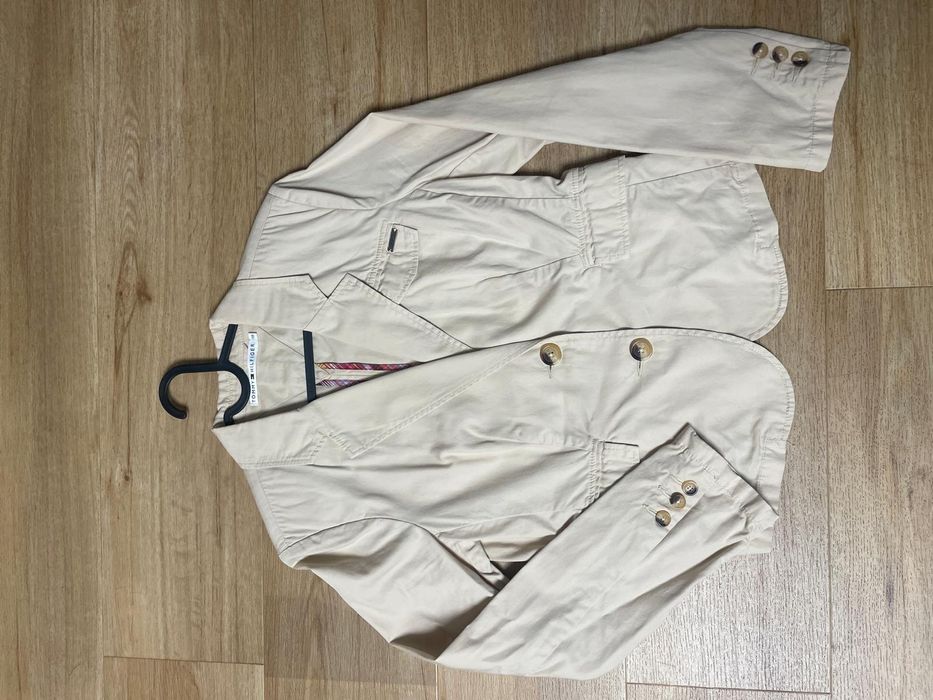 Bezowa marynarka Tommy Hilfiger