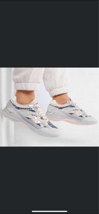 Tenis da marca Pinko