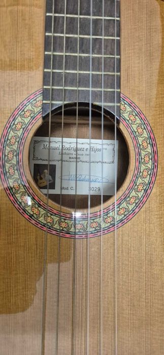 Guitarra clássica Manuel Rodríguez e Hijos usada com estojo rígido
