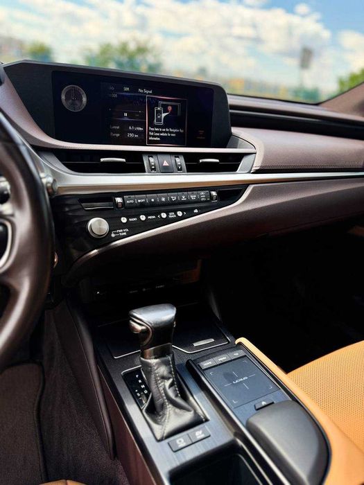 Lexus ES 2021 300h e-CVT