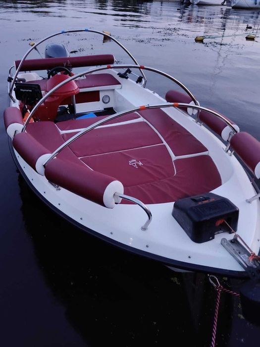 łódka motorowa rekreacyjno-wędkarska, silnik YAMAHA 30 KM