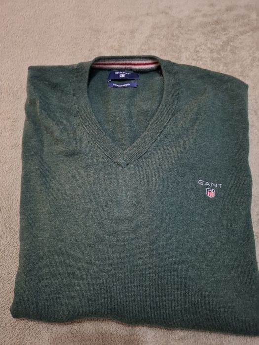 GANT V-Neck Sweater, Size L, for Men, Like New