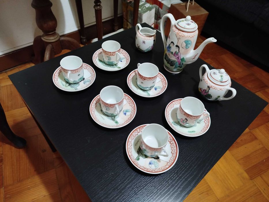 Conjunto de chávenas de café em porcelana em japanese