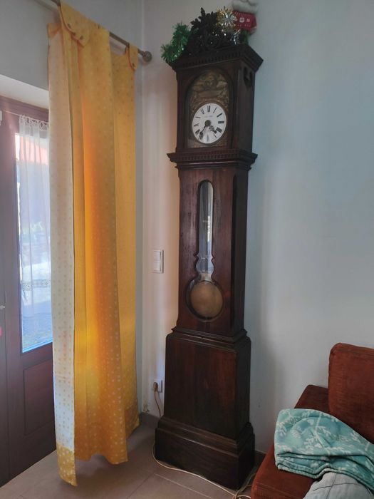 Relógio de pêndulo, pé alto, antigo, revisão feita, a funcionar bem
