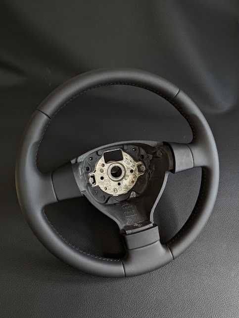 Перетянуте кермо Pasat B6, Volkswagen Golf, Caddi