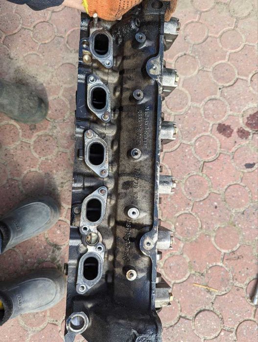 Головка блока циліндров на двигун 2.7 дизель Mercedes/Ssangyong