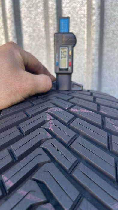 Шини б/у 235 55 R18 Continental AllSeason Contact